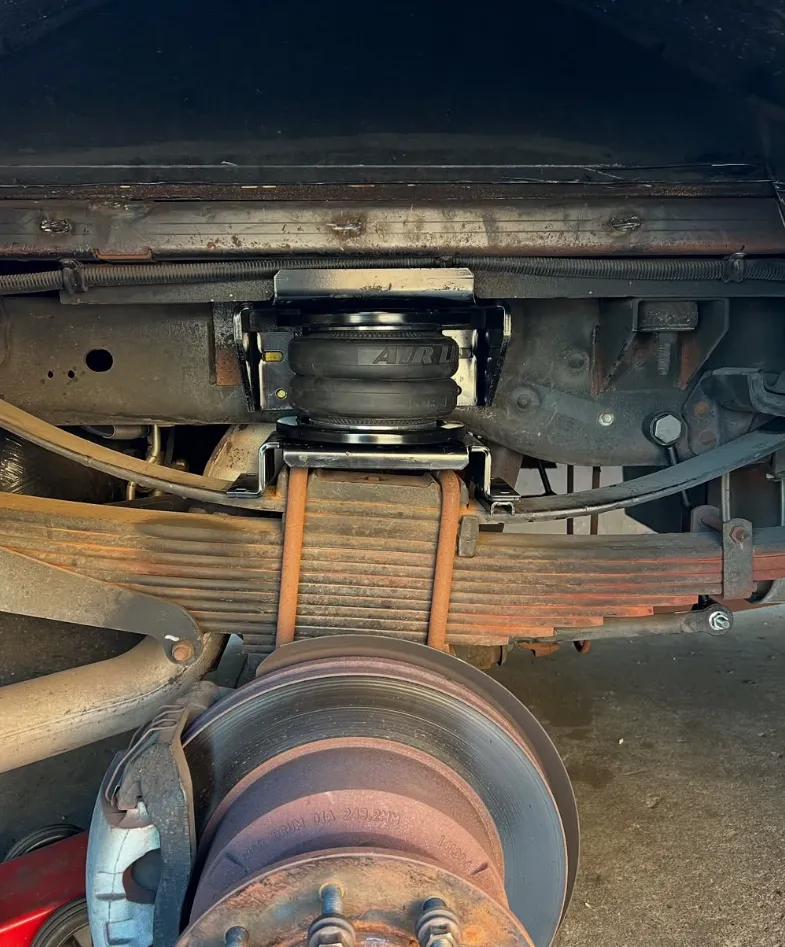 image of staff consulting a customer 4